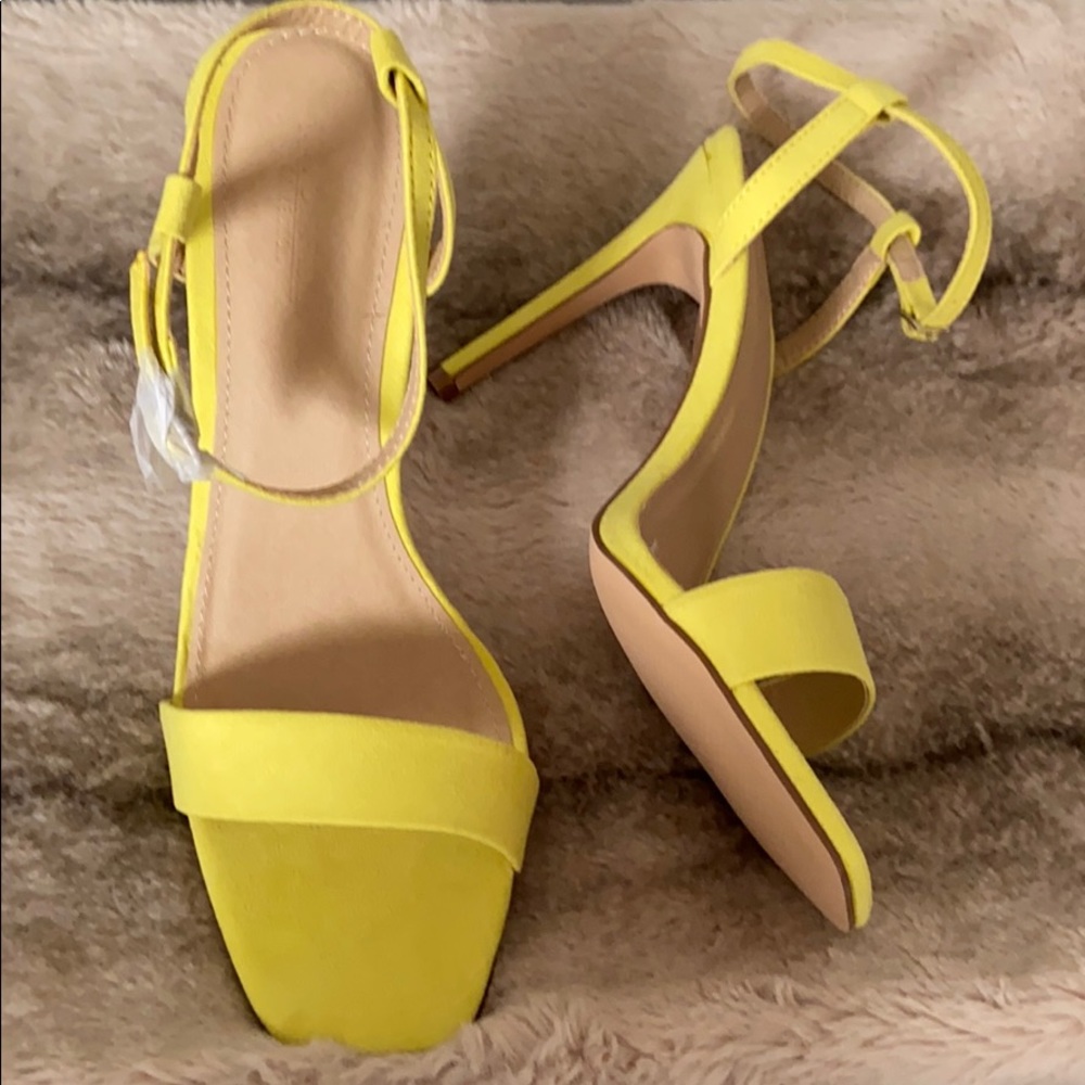 Amazing bright yellow neon heels!